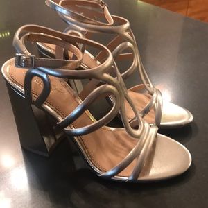 Brand New Badgley Mischka Gold Block Heel Sandals